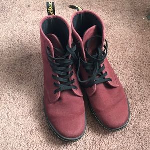 dr. Martens boots in burgundy!